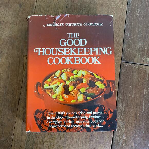 Vintage The Good‎ Housekeeping Cookbook 1973 w/ Original Dust Cover - Picture 1 of 13
